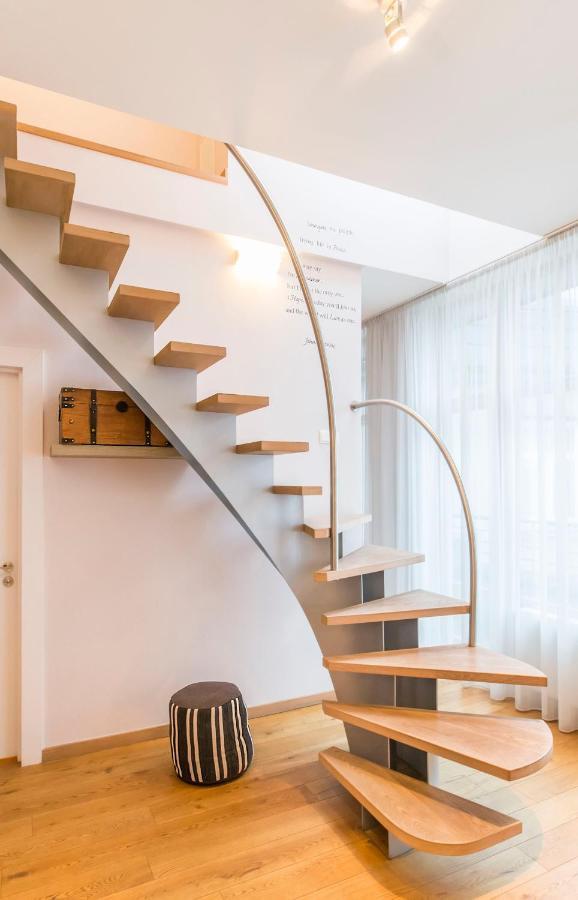 Central 2-Level Penthouse With Terrace And Free Parking Riga Exteriör bild