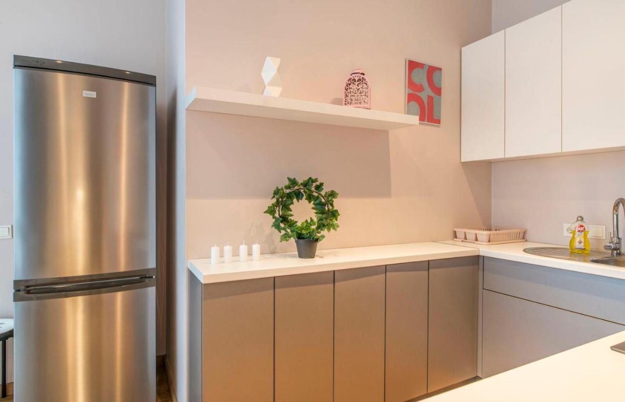 Central 2-Level Penthouse With Terrace And Free Parking Riga Exteriör bild