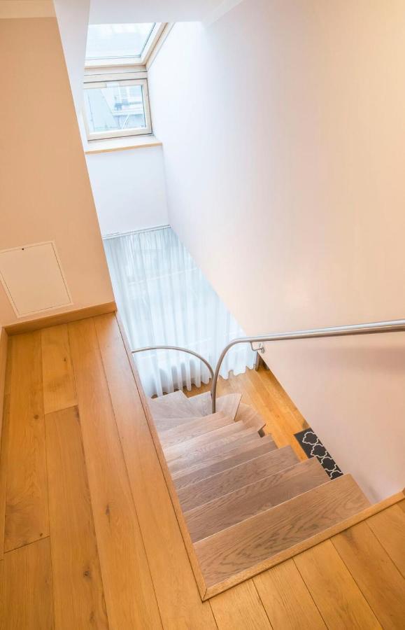 Central 2-Level Penthouse With Terrace And Free Parking Riga Exteriör bild