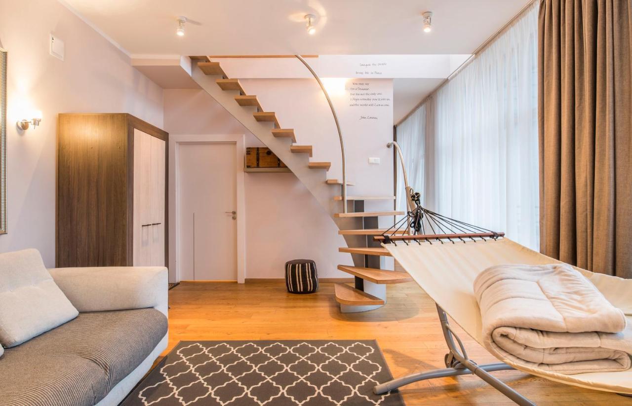Central 2-Level Penthouse With Terrace And Free Parking Riga Exteriör bild