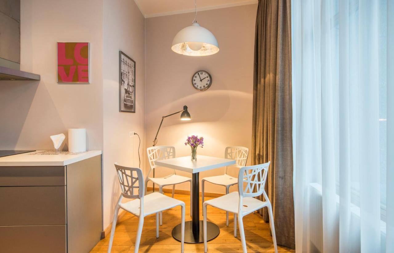 Central 2-Level Penthouse With Terrace And Free Parking Riga Exteriör bild