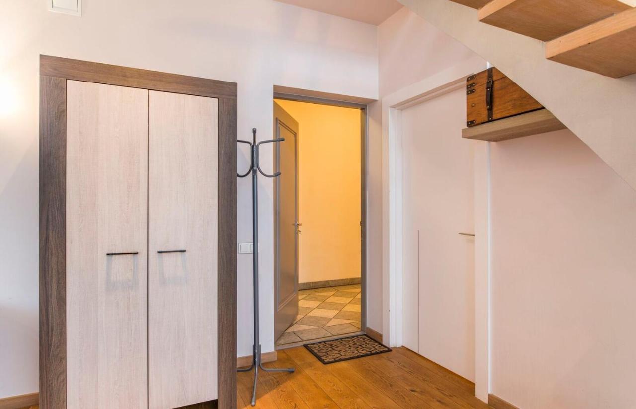 Central 2-Level Penthouse With Terrace And Free Parking Riga Exteriör bild