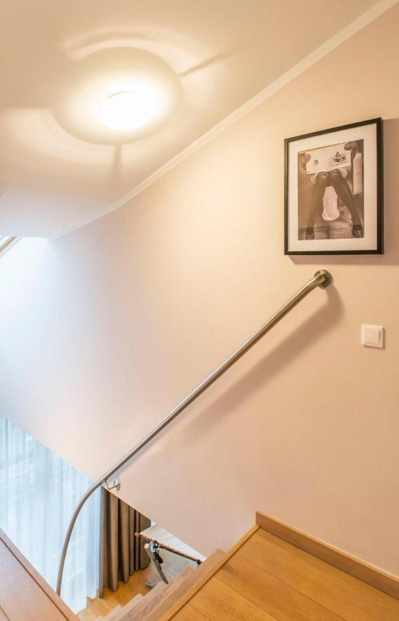 Central 2-Level Penthouse With Terrace And Free Parking Riga Exteriör bild